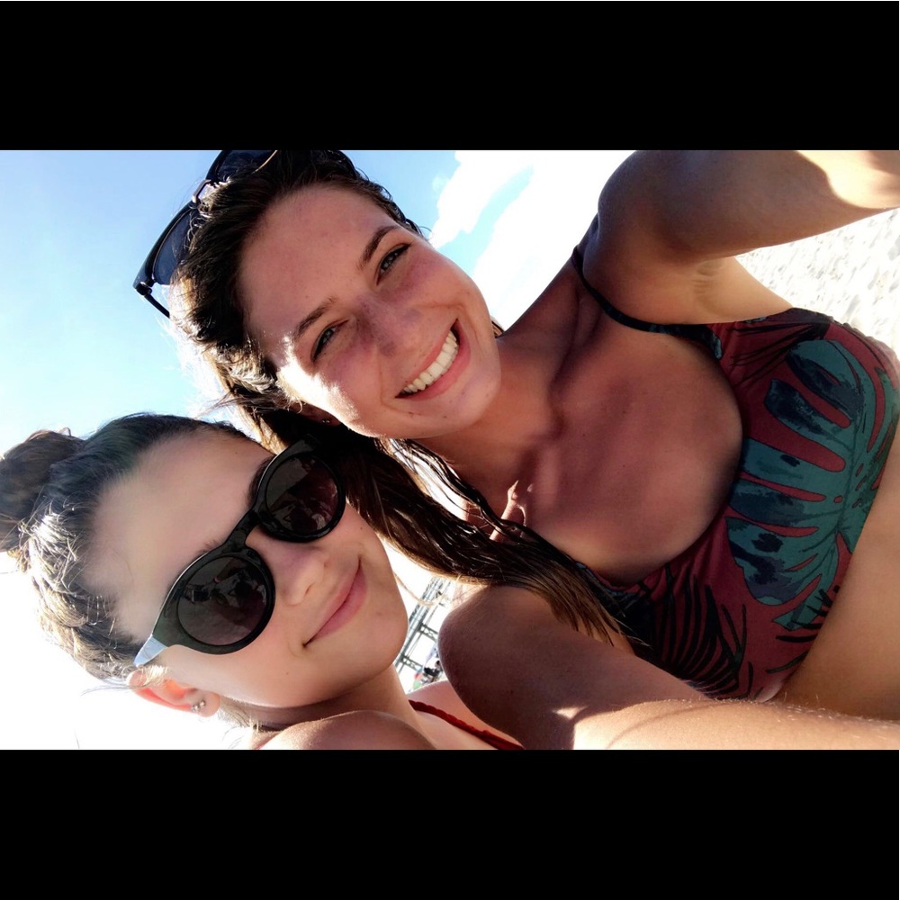 Meet your Posher, Hana